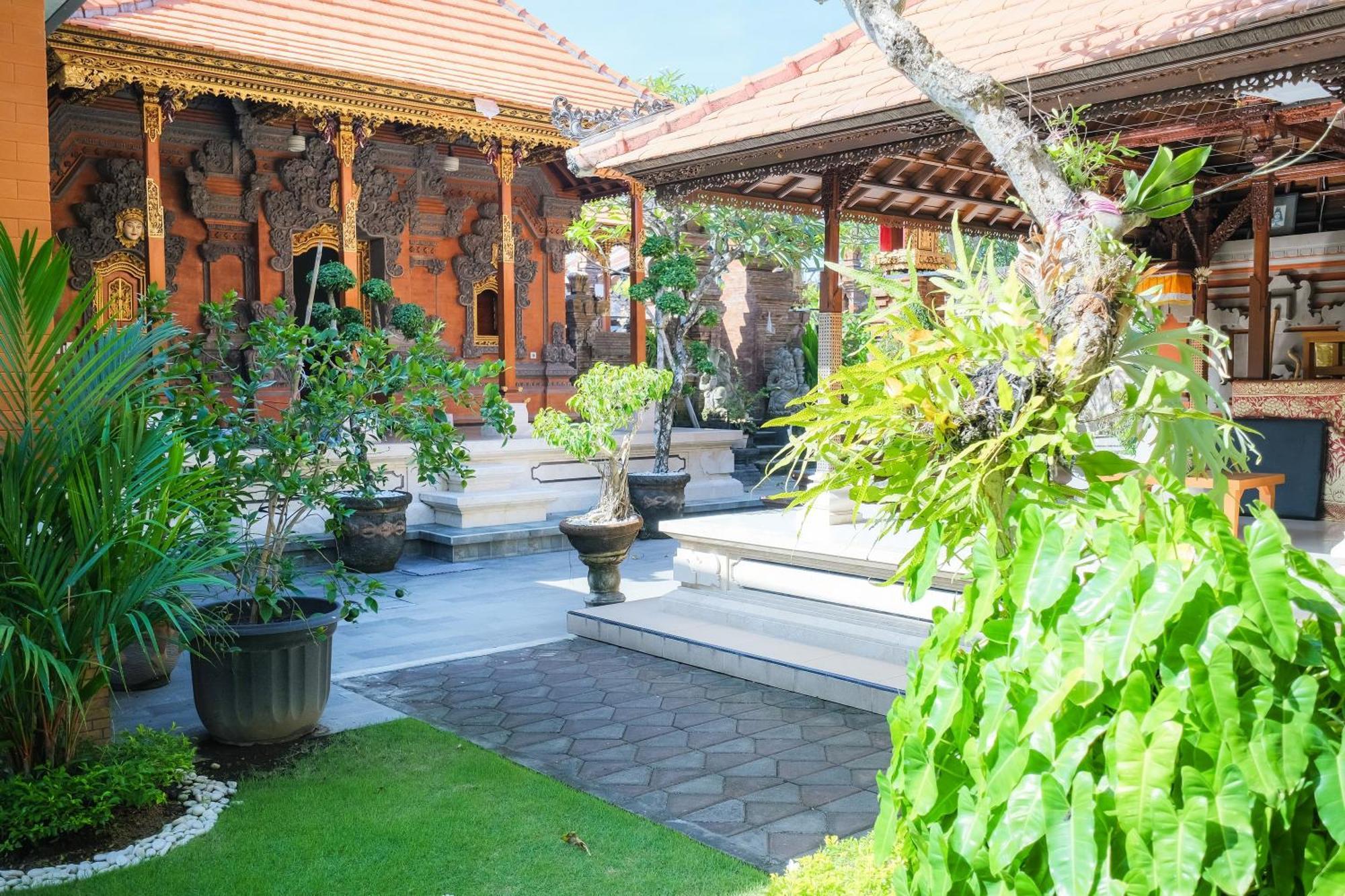 Wayan House Seminyak Hotel Exterior foto