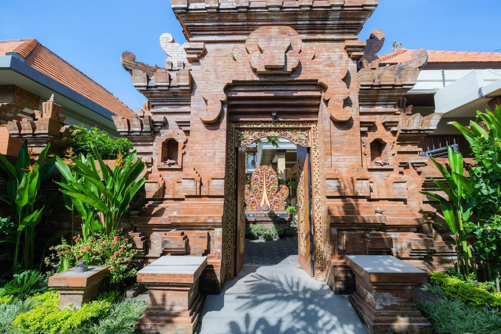 Wayan House Seminyak Hotel Exterior foto